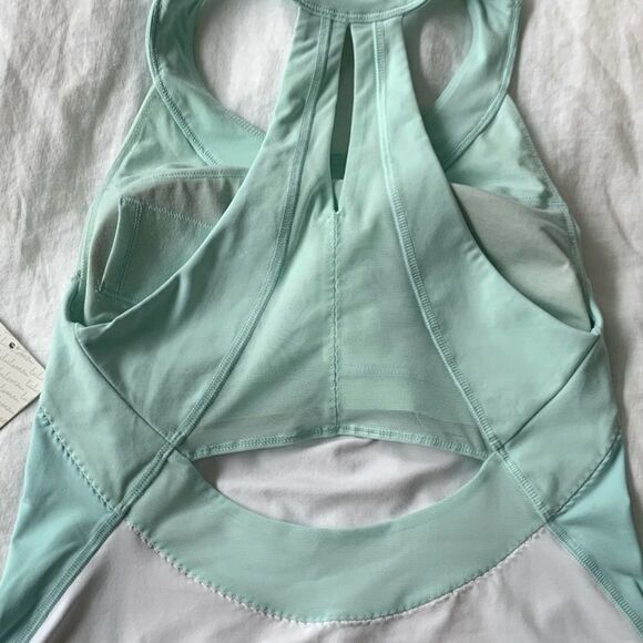 NWT Lululemon Run: Make It Count Mint and White Halter Top - Picture 4 of 5